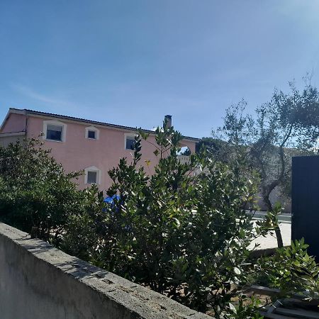 Caliente Apartments Vir A Zewnętrze zdjęcie